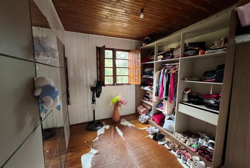 0bc9bfea-c33d-48ae-ac77-1776f41131c7