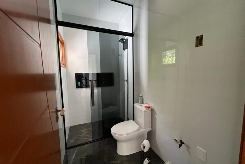 d4ed34ff-d932-406e-aecd-2415e0b8c3e3